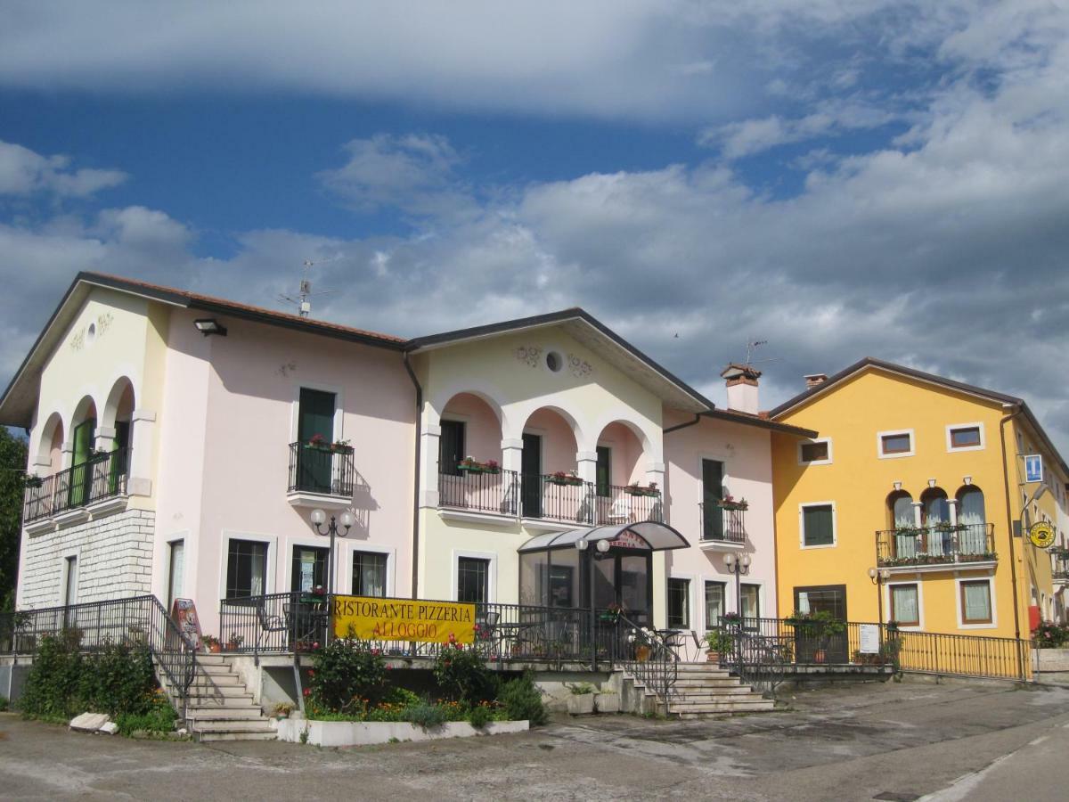 Locanda "Alla Rosa" Lusiana Extérieur photo